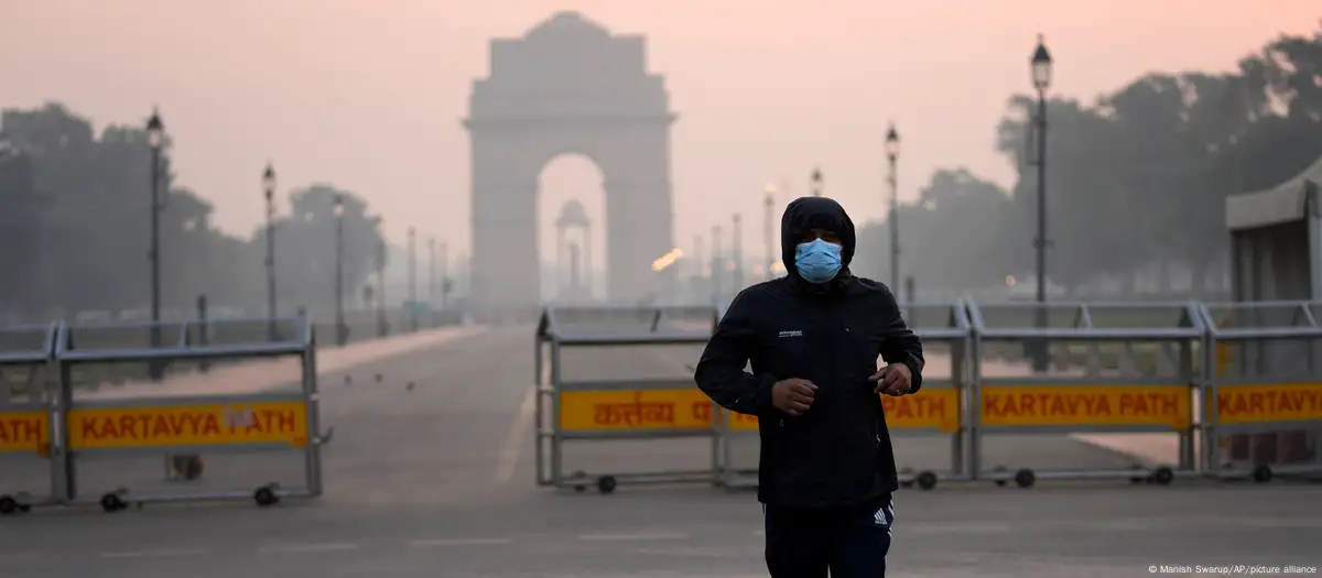 India's New Delhi cloaked in smog after Diwali celebrations