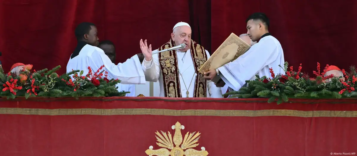 Christmas updates: Pope appeals for peace in world conflicts