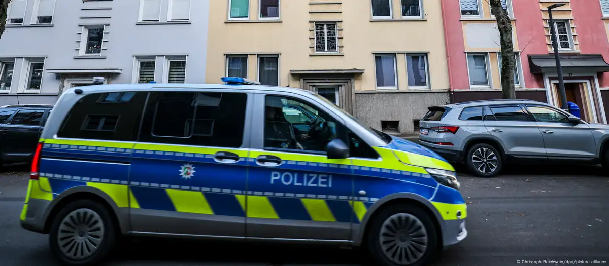 German police conduct raids on alleged people smugglers