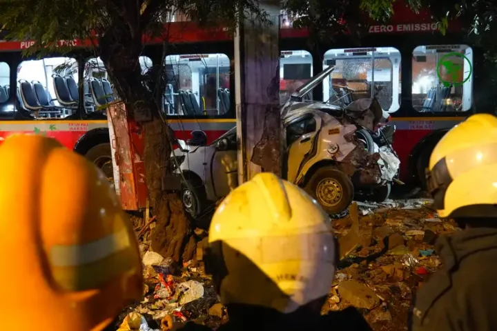 India: Mumbai bus hits pedestrians, killing 6