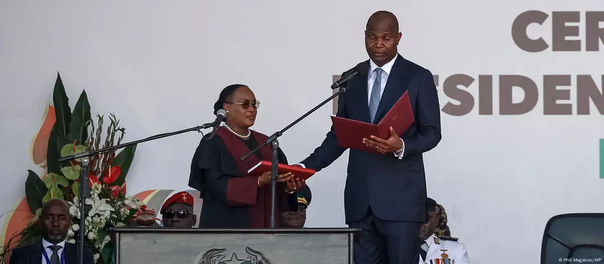 Mozambique: Daniel Chapo inaugurated after disputed election