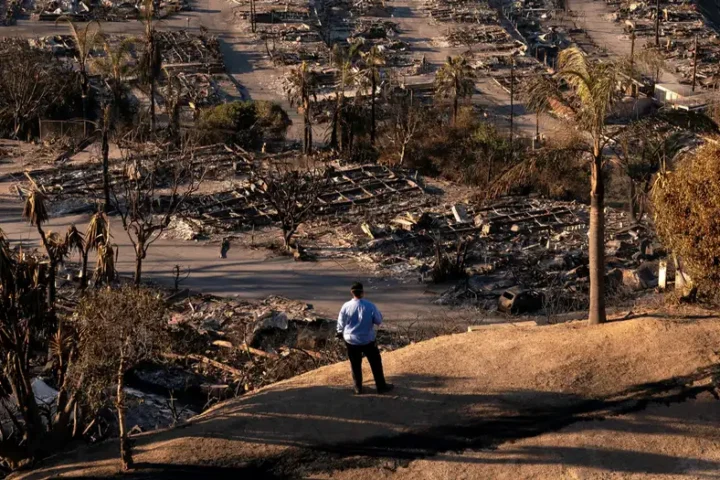 LA fires: Race to contain outbreaks as death toll rises