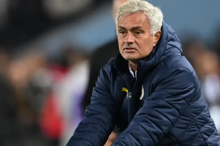 Fenerbahce boss Mourinho banned for 'offensive' comments