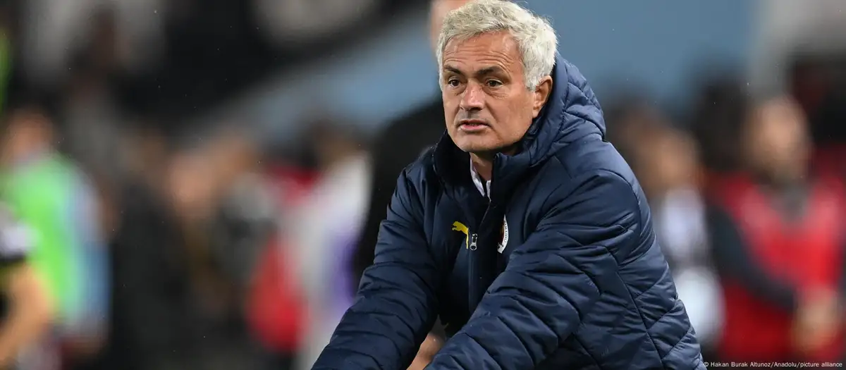 Fenerbahce boss Mourinho banned for 'offensive' comments