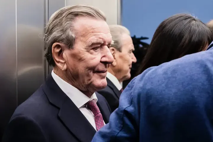 German ex-Chancellor Gerhard Schröder experiencing burnout