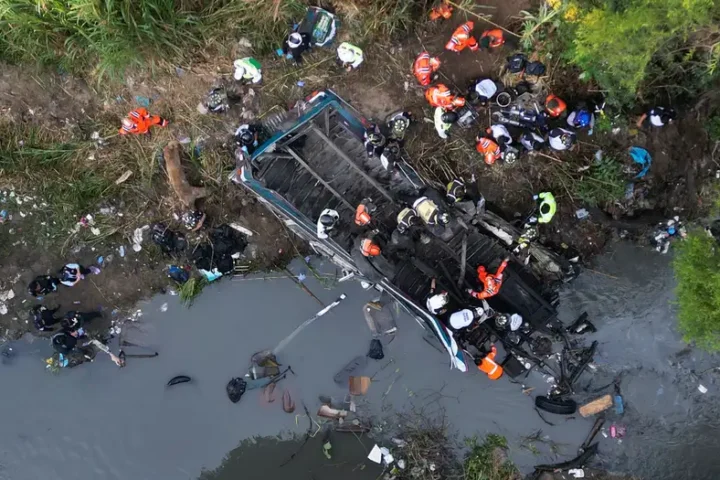 Guatemala: Bus plunges into ravine, killing at least 50