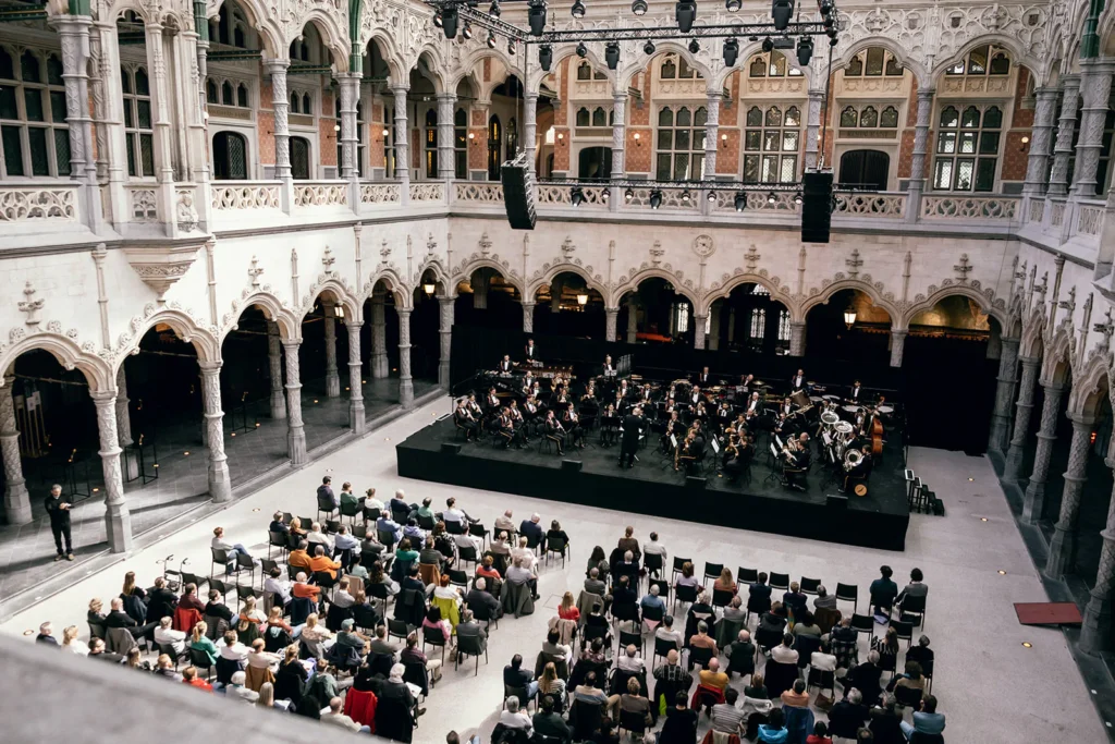 Cultural Compass: Antwerp Spring Festival, Beauty as Resistance and a gendered affair at MoMu