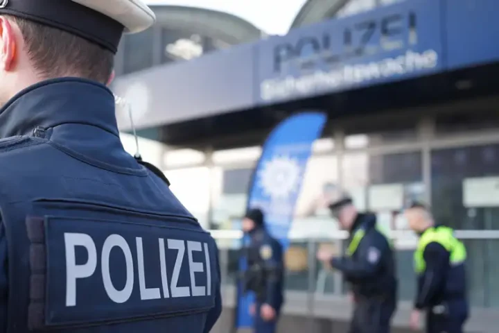 Germany: Several Hamburg police officers face racism probe