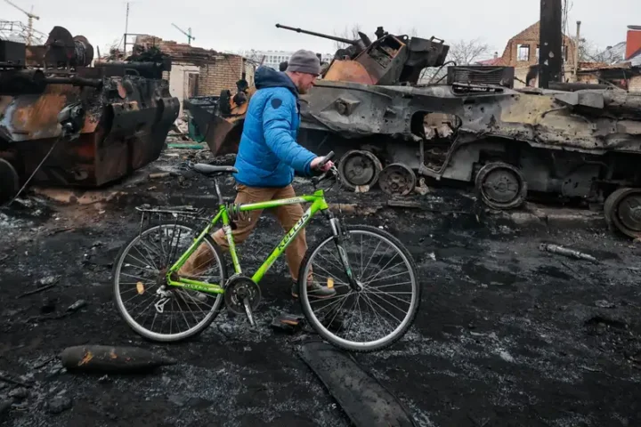 Ukraine ceasefire: What do Russia, US, EU want?