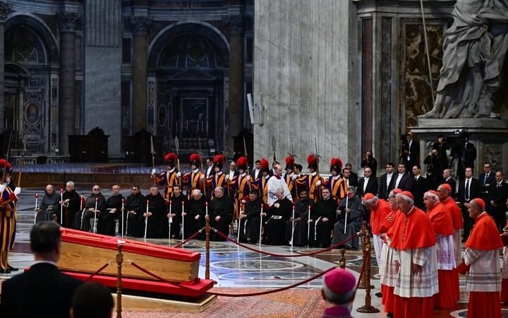 Crowds paying tribute to Pope lying in state at St Peter's Basilica