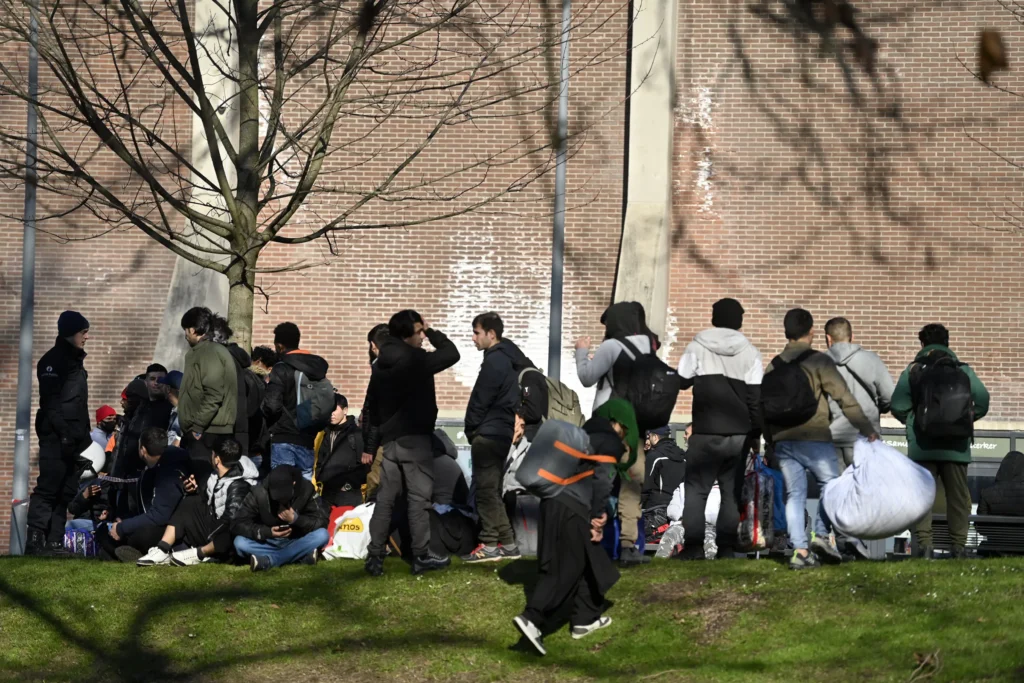 Reception of asylum seekers is "disgrace to Belgium", says Amnesty International