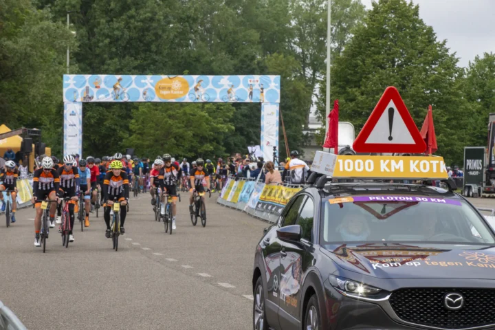 1,000km bike ride for cancer research kicks off in Mechelen