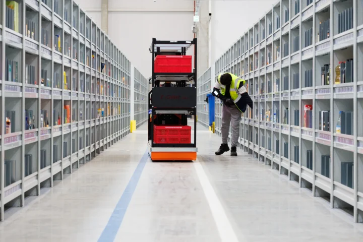 Delhaize doubles e-commerce capacity with new distribution centre near Brussels