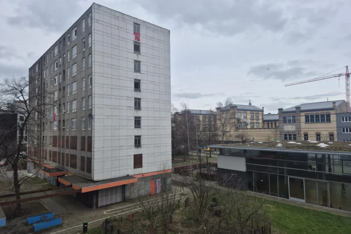 Despite long waiting list, over 8,000 social homes stand empty