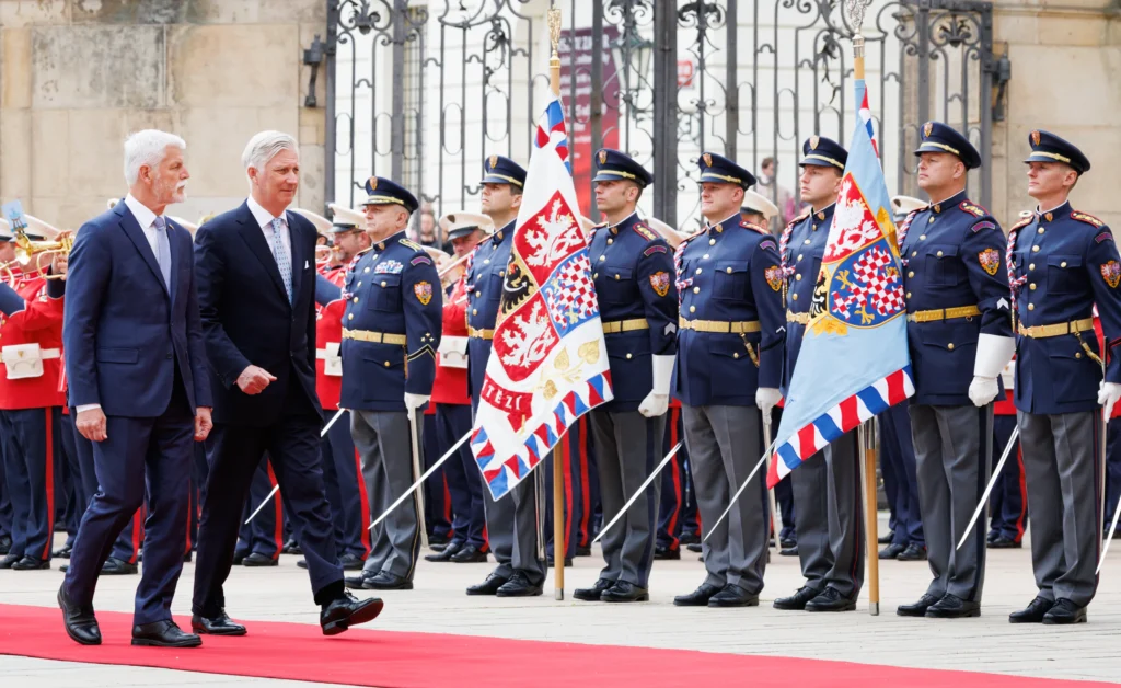 King Philippe receives ceremonial welcome in Czech Republic