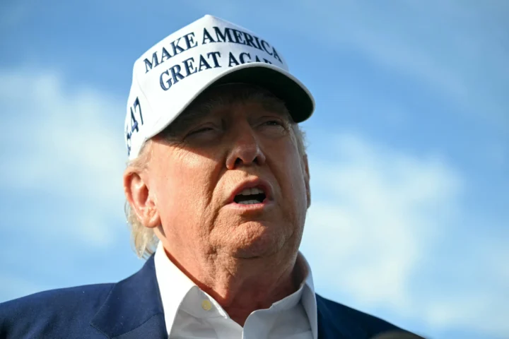 Trump delays EU tariff hike following call with von der Leyen