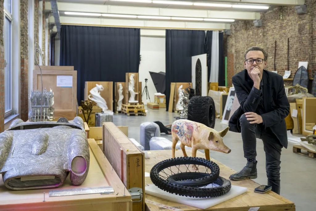 Artist Wim Delvoye acquitted of breach of trust and theft