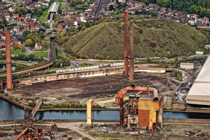 Defence to invest 550m euros in new Charleroi military district
