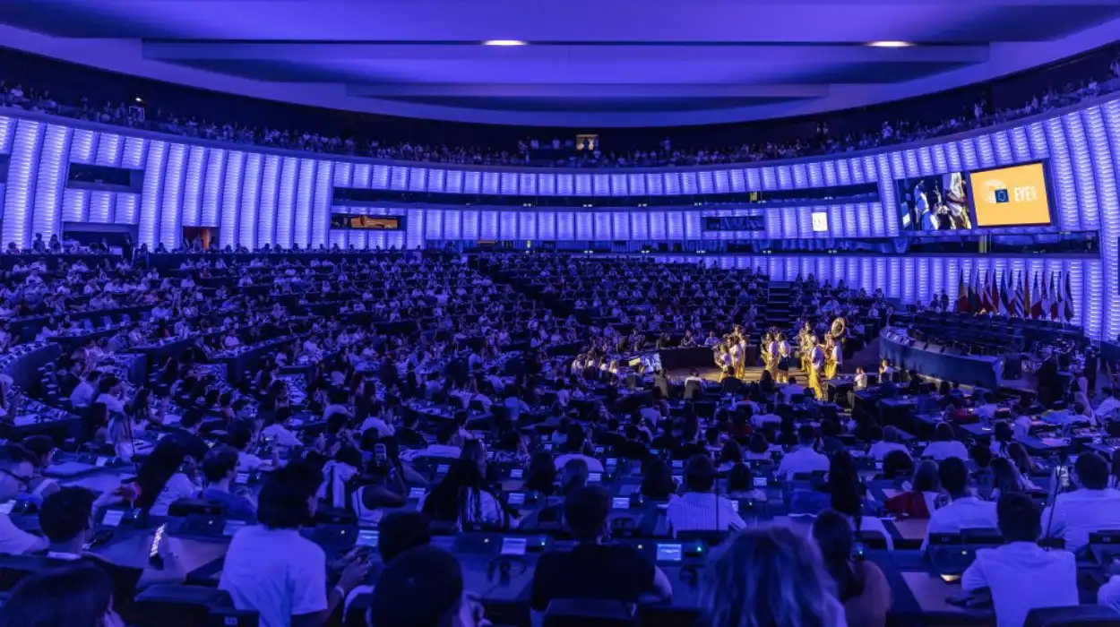 Thousands set to converge on EU parliament for youth event