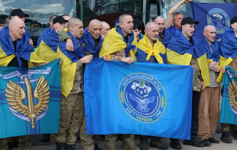 Another group of wounded young Ukrainian soldiers returns from Russian captivity