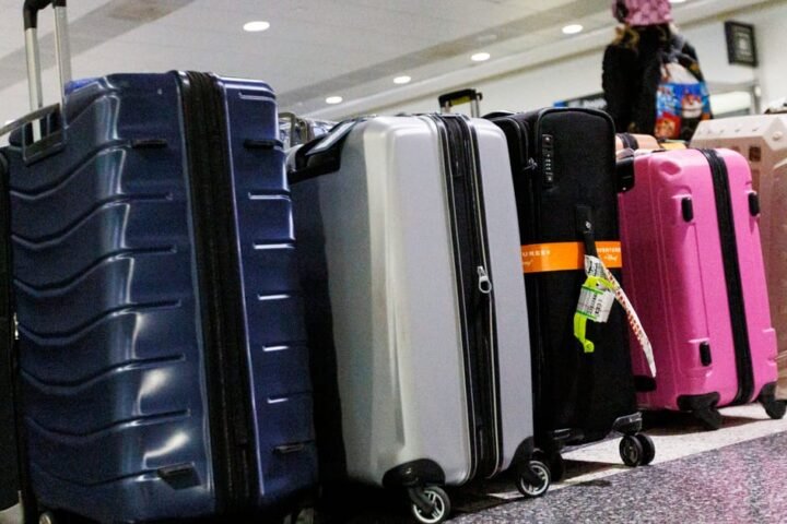 European Parliament calls for changes to air passenger carry-on baggage fees