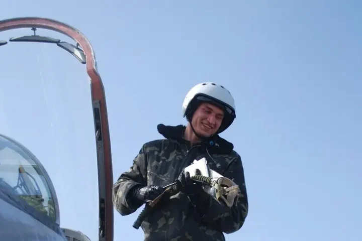F-16 pilot Ustimenko trained alongside pilot "Jus" since their first year