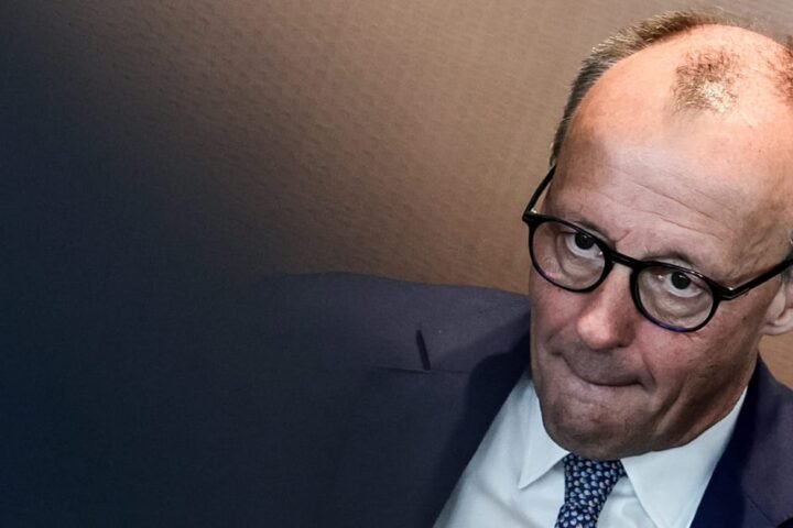 Merz calls EU-US trade talks overly complex 
Hungary and Slovakia delay Russian gas sanctions