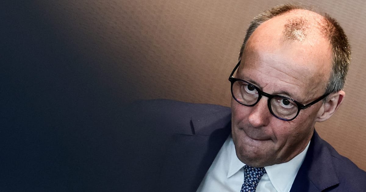 Merz calls EU-US trade talks overly complex 
Hungary and Slovakia delay Russian gas sanctions