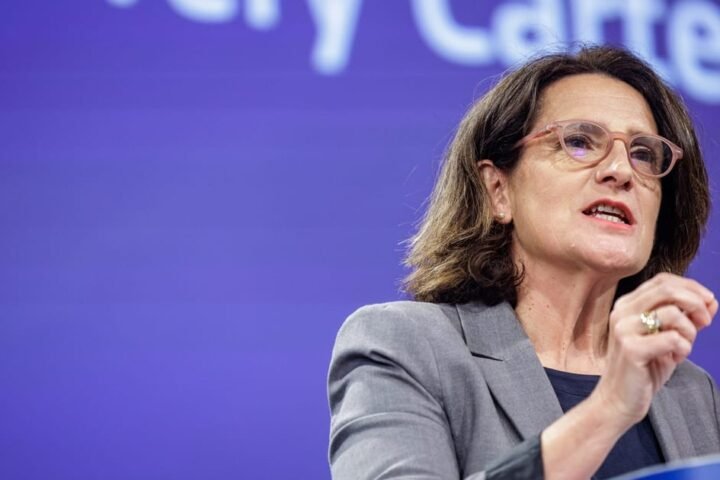 Ribera opposes Commission plan to eliminate greenwashing regulations 
Canada finalizes defense agreement with EU 
Concerns rise over EU actions