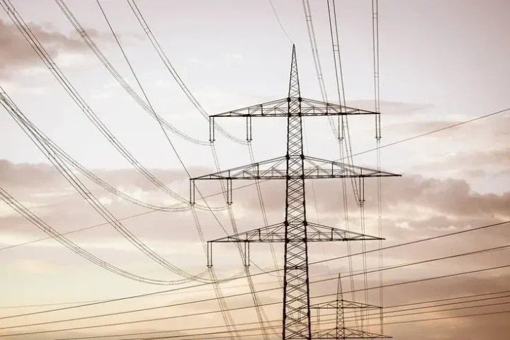 Russia strikes Khmelnytsky region, leaving some residents without electricity
