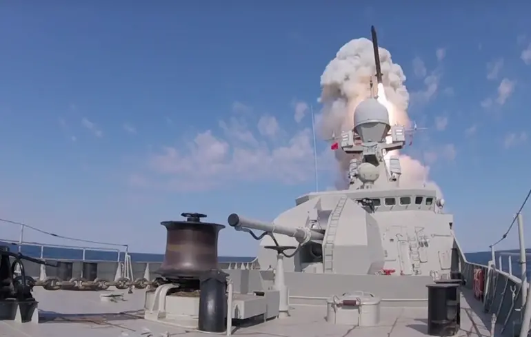 Russians launch cruise missiles at Ukraine, Kalibrs heading to Kyiv region