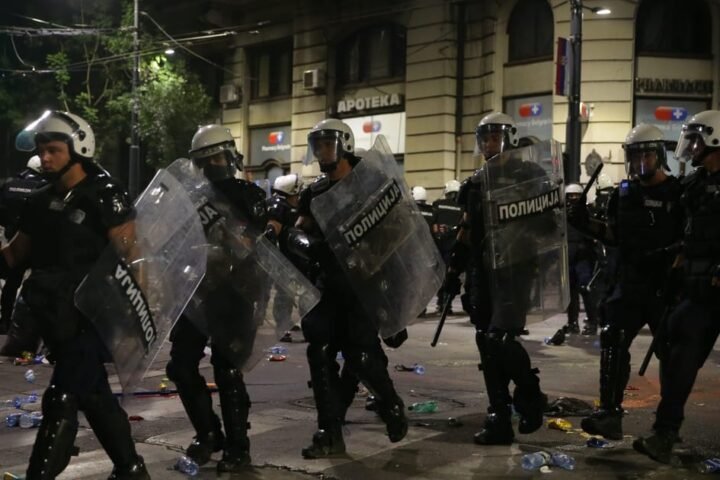 Serbian police confront anti-government protesters in Belgrade