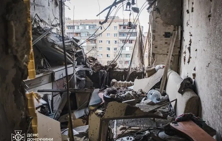 Ukrainian officials discuss Russian advances near Kramatorsk