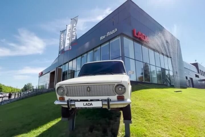 Russian car market contracts by 27% as borrowing costs and economic pressure mount