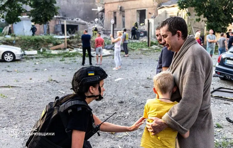 A maternity hospital in Kharkiv hit by drone strike, casualties among mothers reported: emergency service shows aftermath
