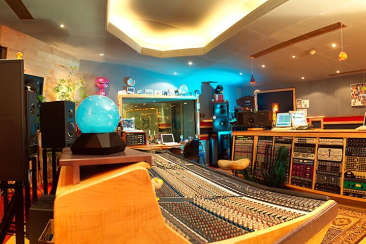 Antwerp's Galaxy recording studio relaunches under local investors Centho