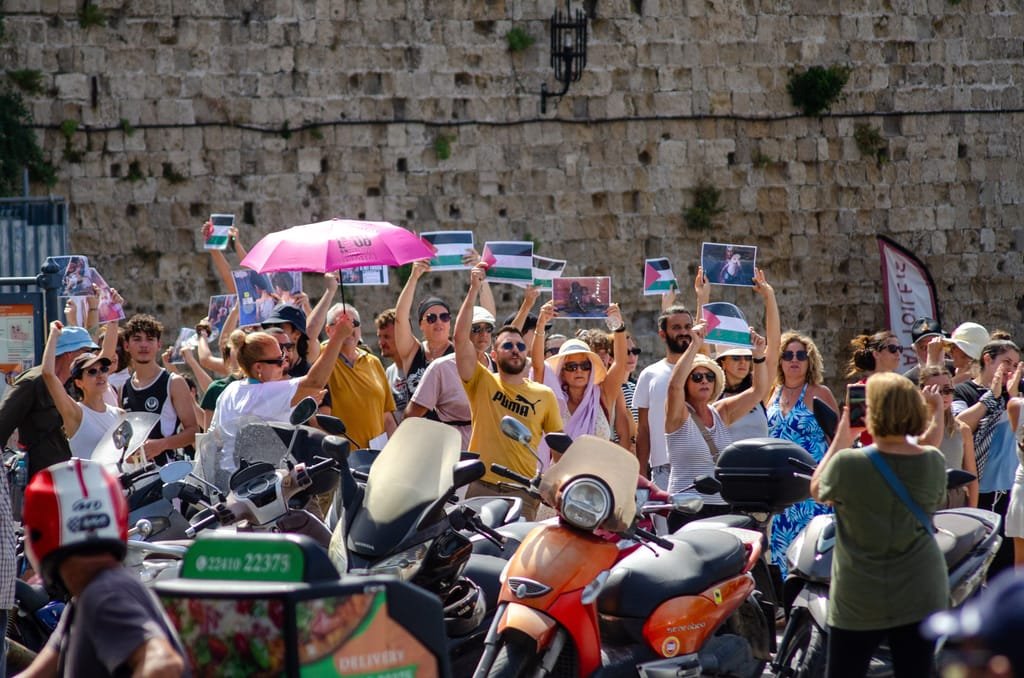 Athens vows to address protests as anger toward Israeli tourists increases in Greece