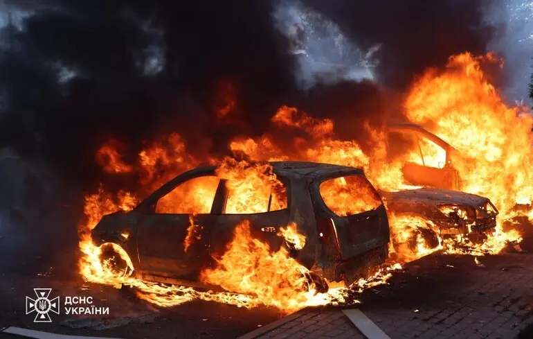 Aviation strikes in Kharkiv leave 33 injured, emergency services share photos