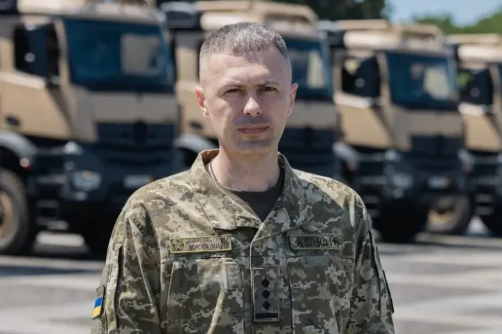 Border guards comment on Russians installing tricolor flag in Chernihiv region