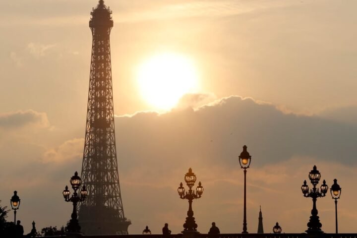 Eiffel Tower observation deck closed due to extreme heat 
Brussels Atomium closes early due to excessive temperatures