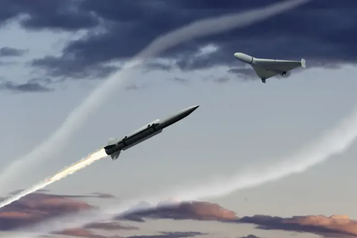 Explosions reported in Dnipropetrovsk region as Russians launch mass drone and missile attacks on Pavlograd