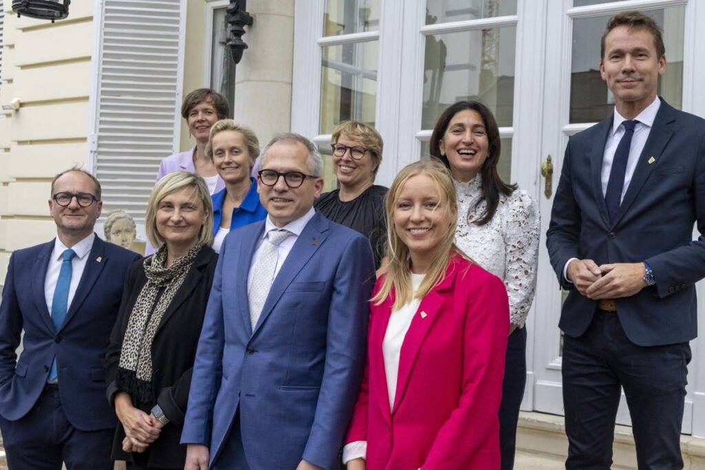 Flemish government allocates €1.56 billion to power grid and finalizes VRT agreement