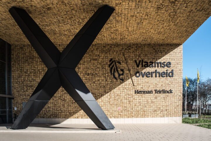 Flemish government tightens consultancy spending rules and shifts taxes to reduce electricity bills