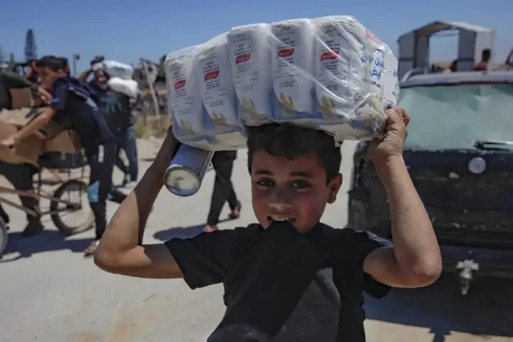 Israeli army acknowledges civilian casualties amid attempts to receive aid in Gaza