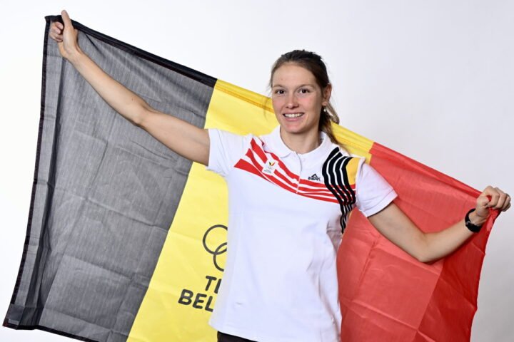 Jolien Vermeylen wins European sprint triathlon championship; Remco Evenepoel withdraws from Tour de France