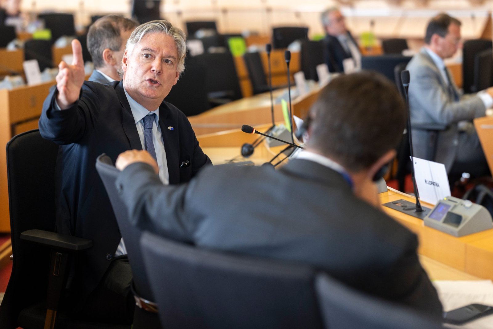 Keffiyeh debate: Palestine symbol's potential ban in EU Parliament