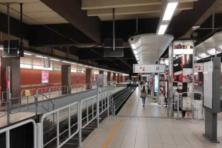 Person found dead in shutters at Brussels metro station