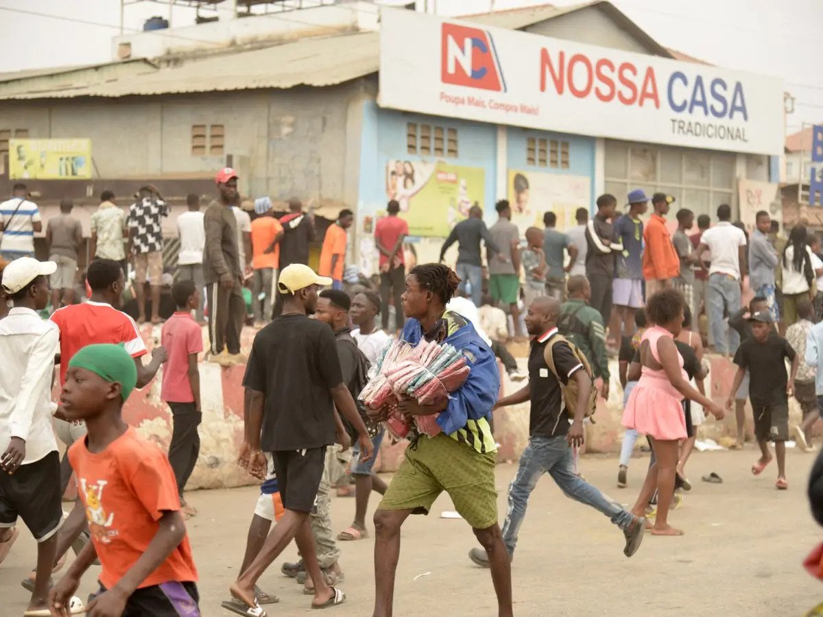 Protests erupt in Angola's capital over rising fuel prices amid growing public discontent