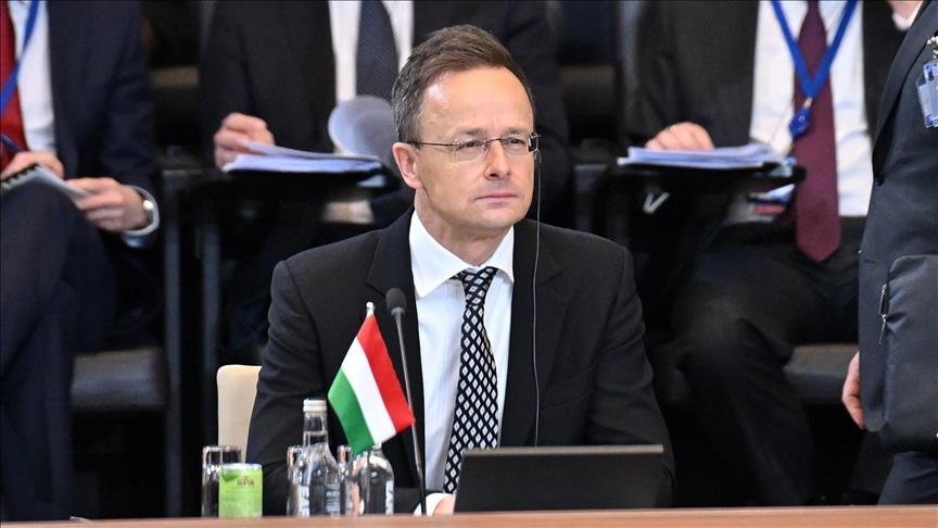 Szijjártó threatens to cut electricity supplies to Ukraine