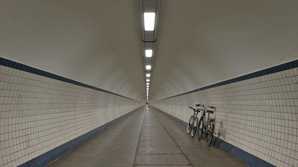 Antwerp Scheldt Tunnel project faces month-long delay due to unexpected sandbank